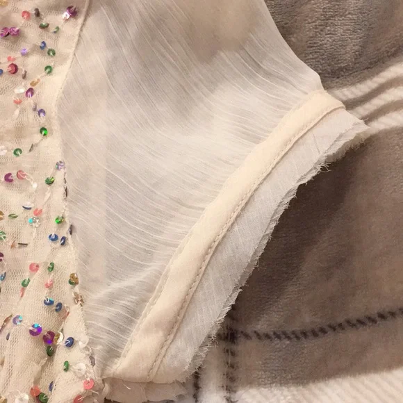 Gorgeous Rainbow Sequin Top Holiday Dazzler H&M Size XS NWT raw edge sleeves - Picture 9 of 16